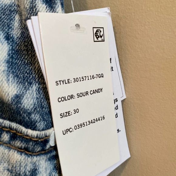 NWT FRAYED Super High Baggy Short in Sour Candy, size 30 - Picture 3 of 13